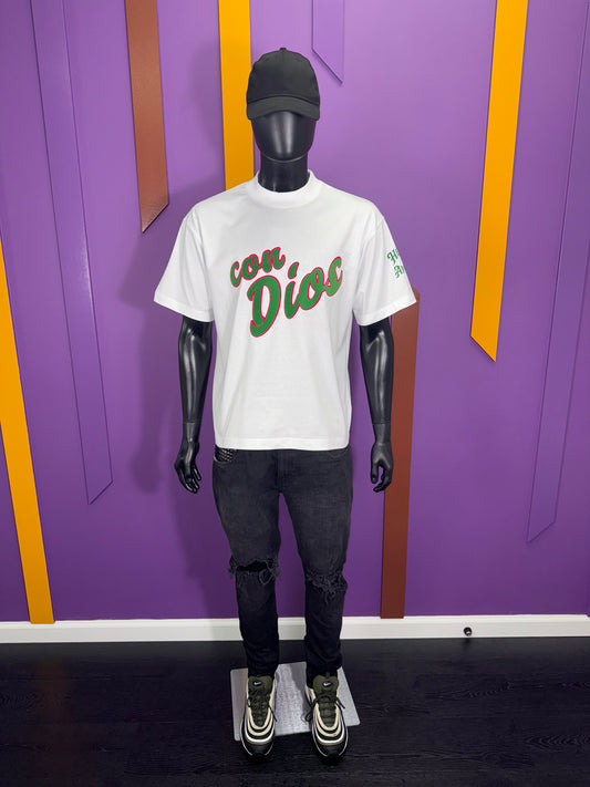 Con Dios "With God" Statement Tee