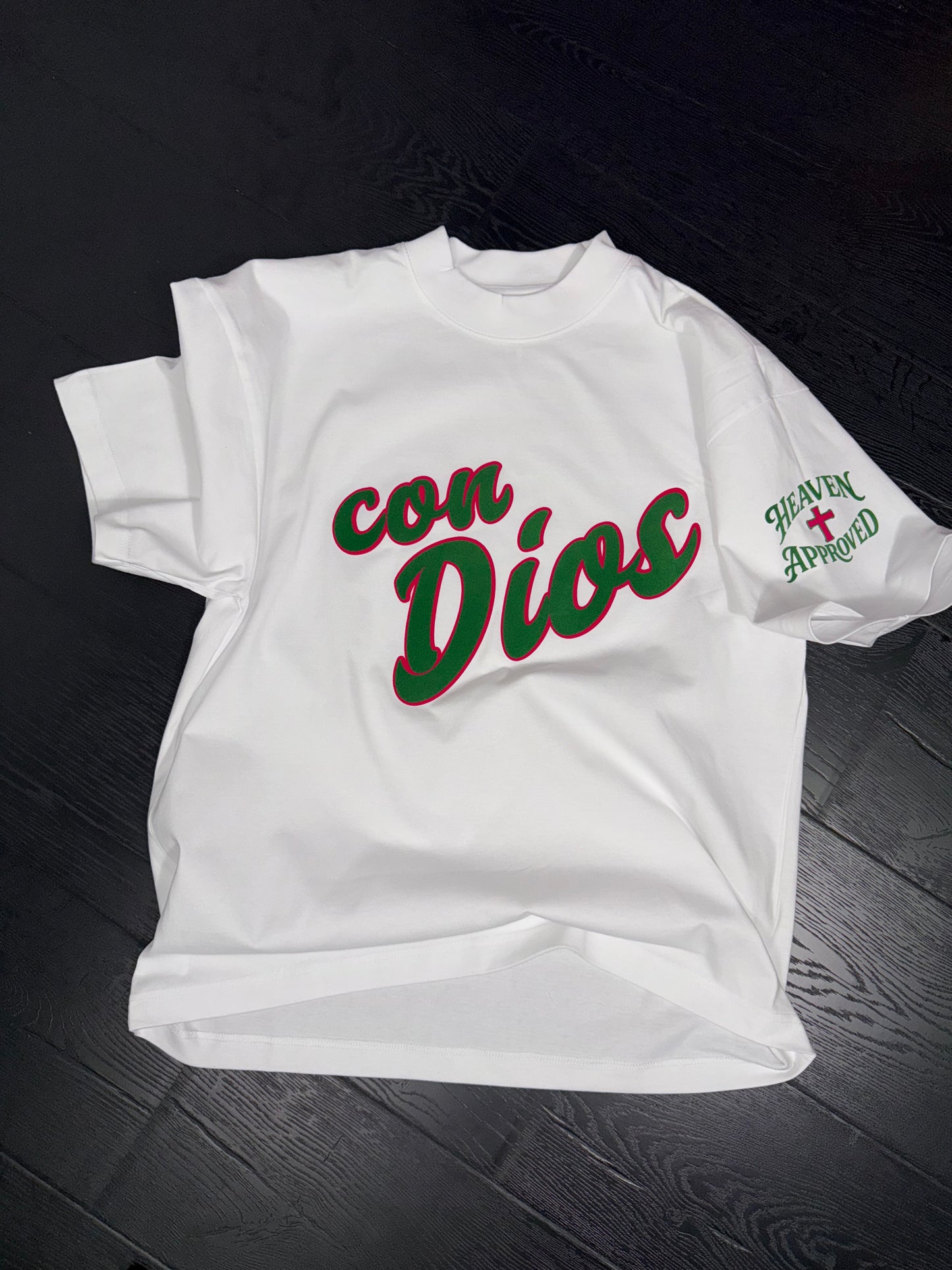 Con Dios "With God" Statement Tee